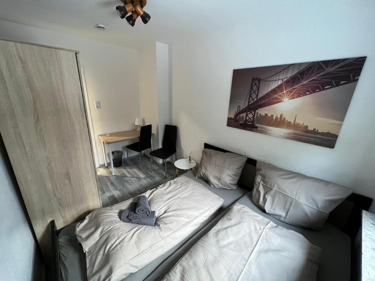 Schoenes Einfaches Zimmer In Oldenburg 109 Apartment Exterior photo