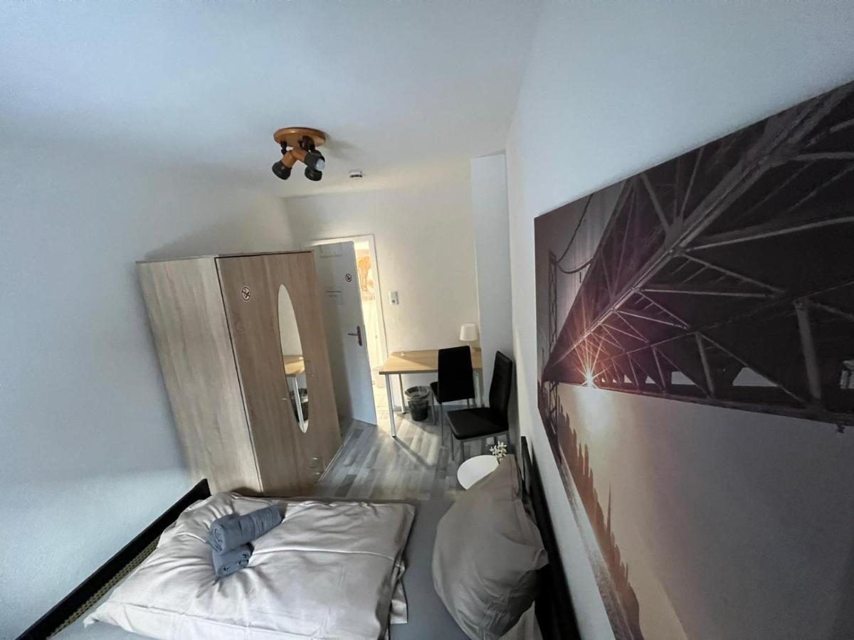 Schoenes Einfaches Zimmer In Oldenburg 109 Apartment Exterior photo
