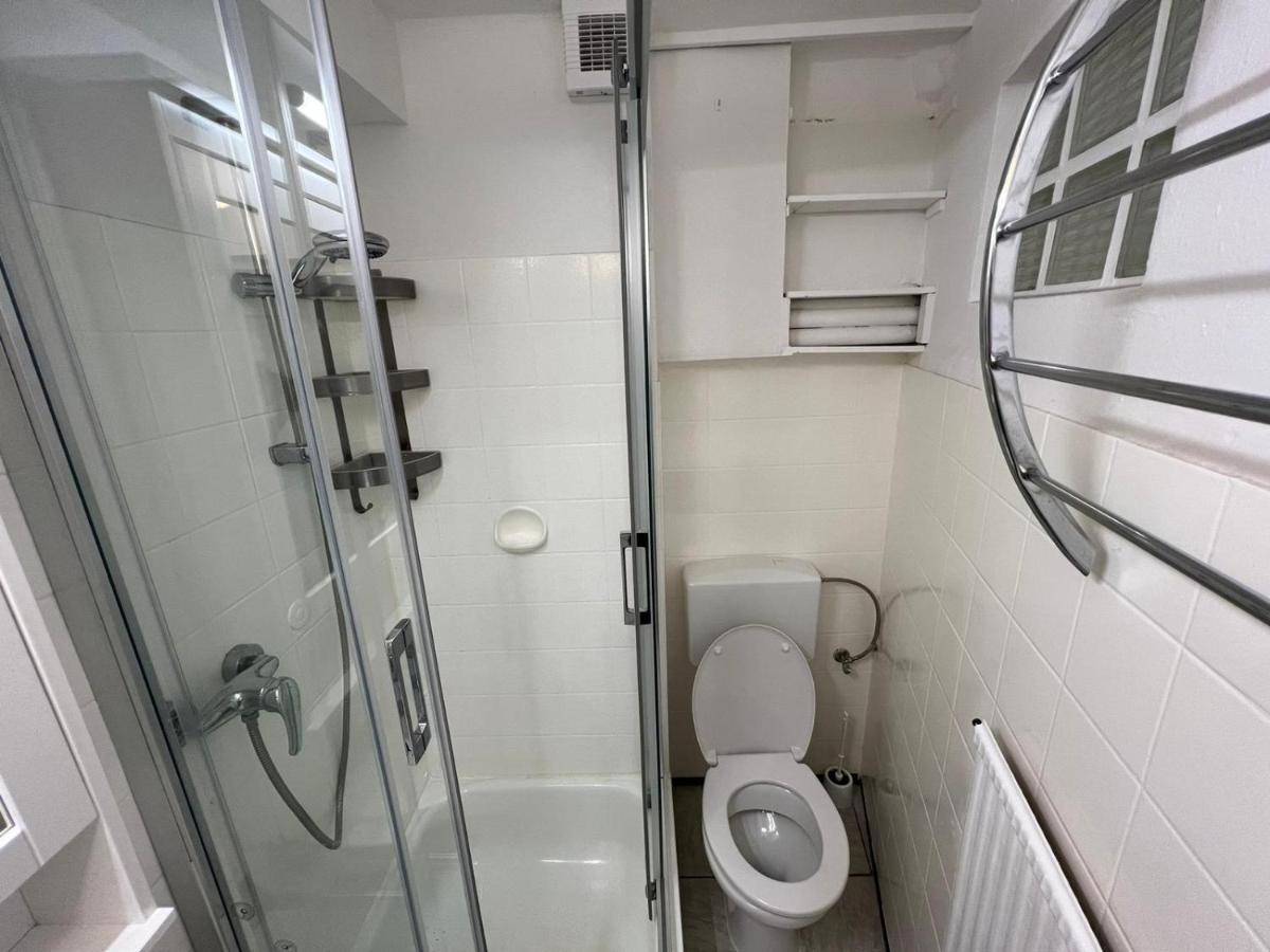 Schoenes Einfaches Zimmer In Oldenburg 109 Apartment Exterior photo